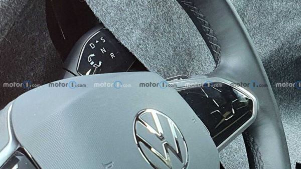 Новый Volkswagen Passat снова заметили на тестах: теперь это универсал